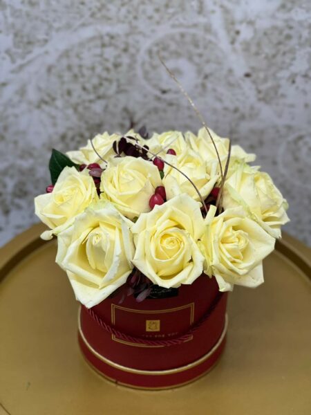 White Roses  in hat box