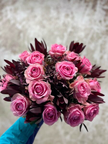 X-mas Bouquet Pink Roses With Foliage